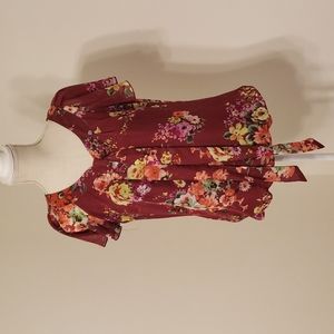 Sara Michelle blouse size medium burgundy floral elastic bottom (no tuck)